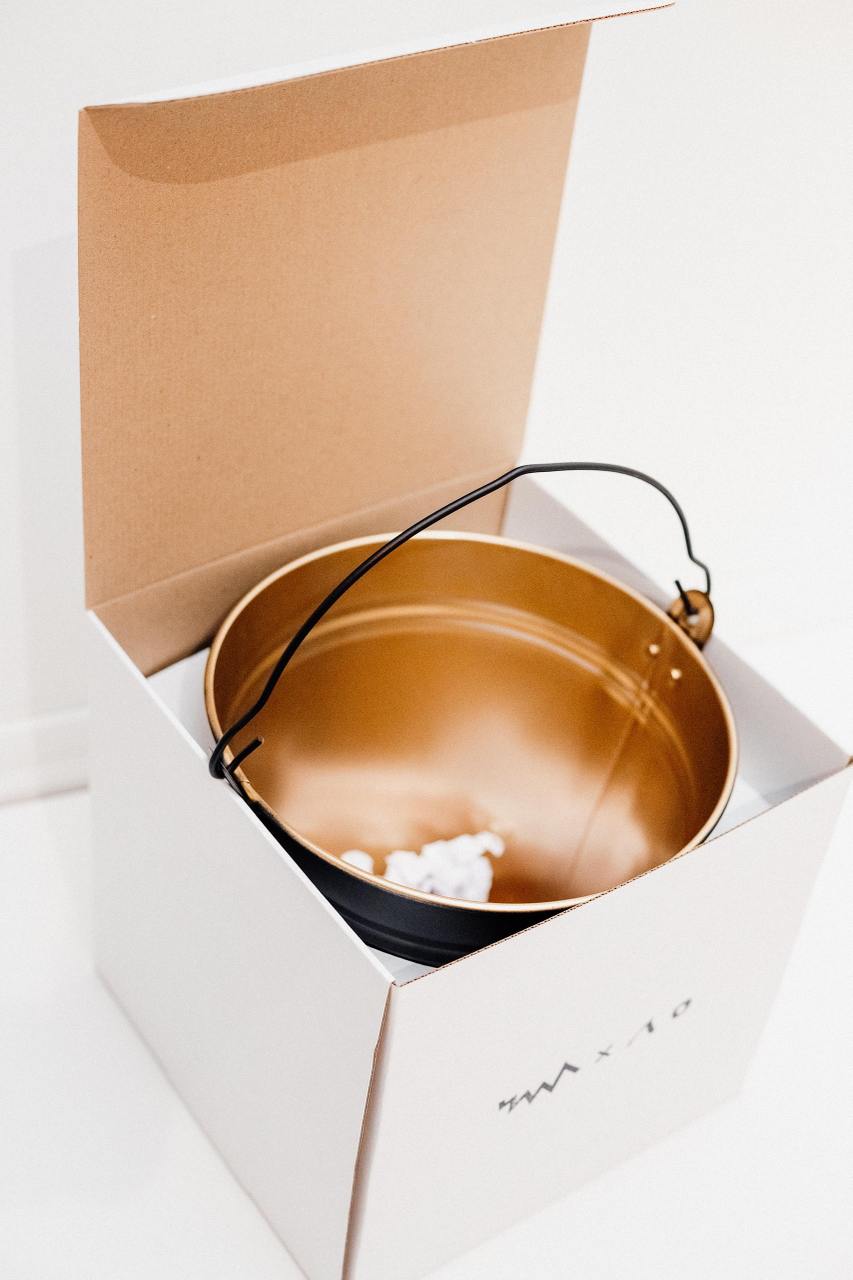 Агентство Instinct создало арт-объект в виде ведра (фото 3)