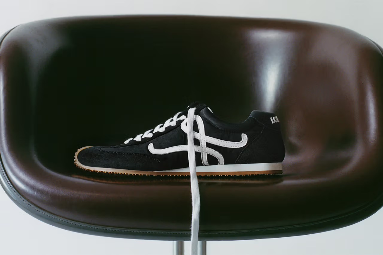 Loewe обновил силуэт кроссовок Ballet Runner (фото 7)