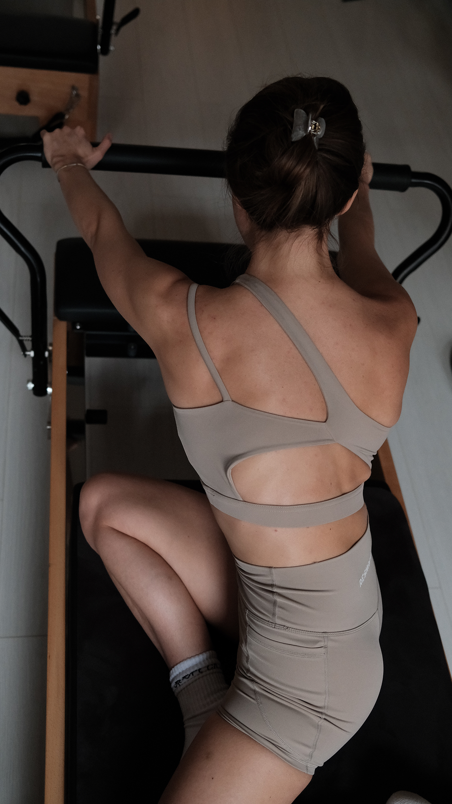 В сети фитнес-студий Reshape появились тренировки на реформерах (фото 12)