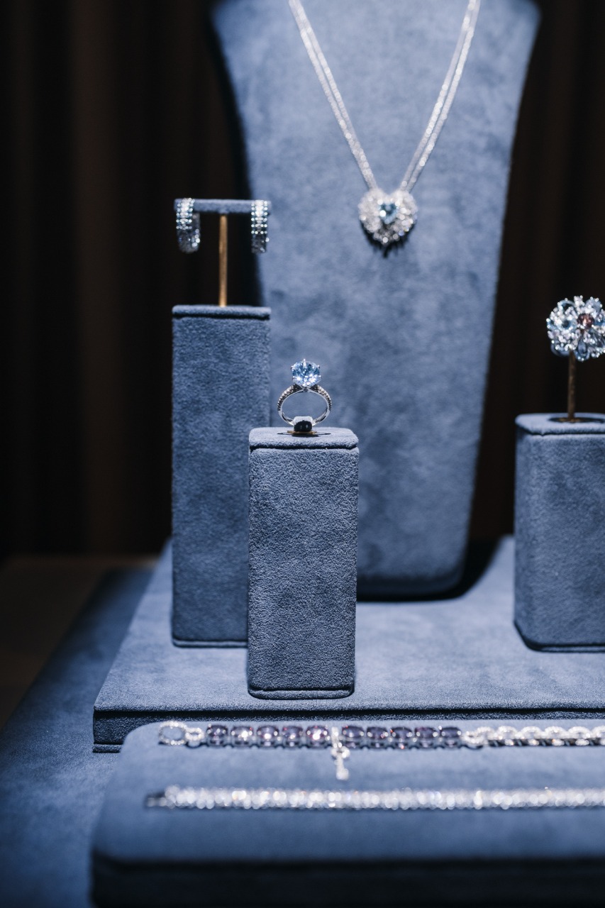 Бренд Cluev подготовил экспозицию работ в Four Seasons Hotel Moscow (фото 1)