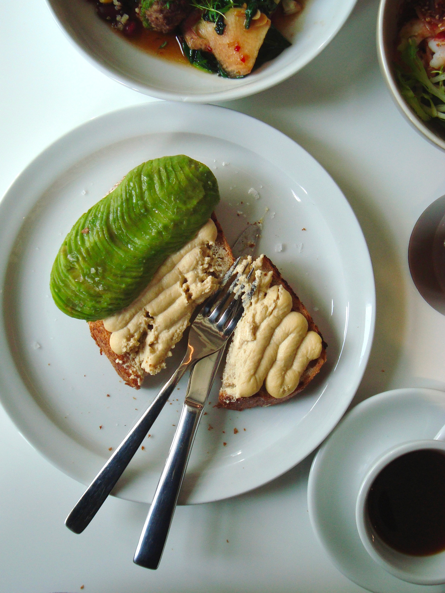 Новости ресторанов: казаречче с кроликом конфи, онигири с грибами и десерт с золотом (фото 1)