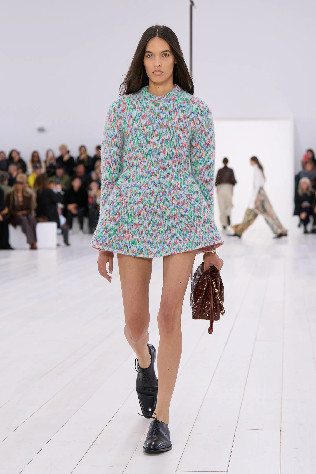 Премия Craft Prize и 50 оттенков Джейми Дорнана: чем запомнится эпоха Джонатана Андерсона в Loewe (фото 11)