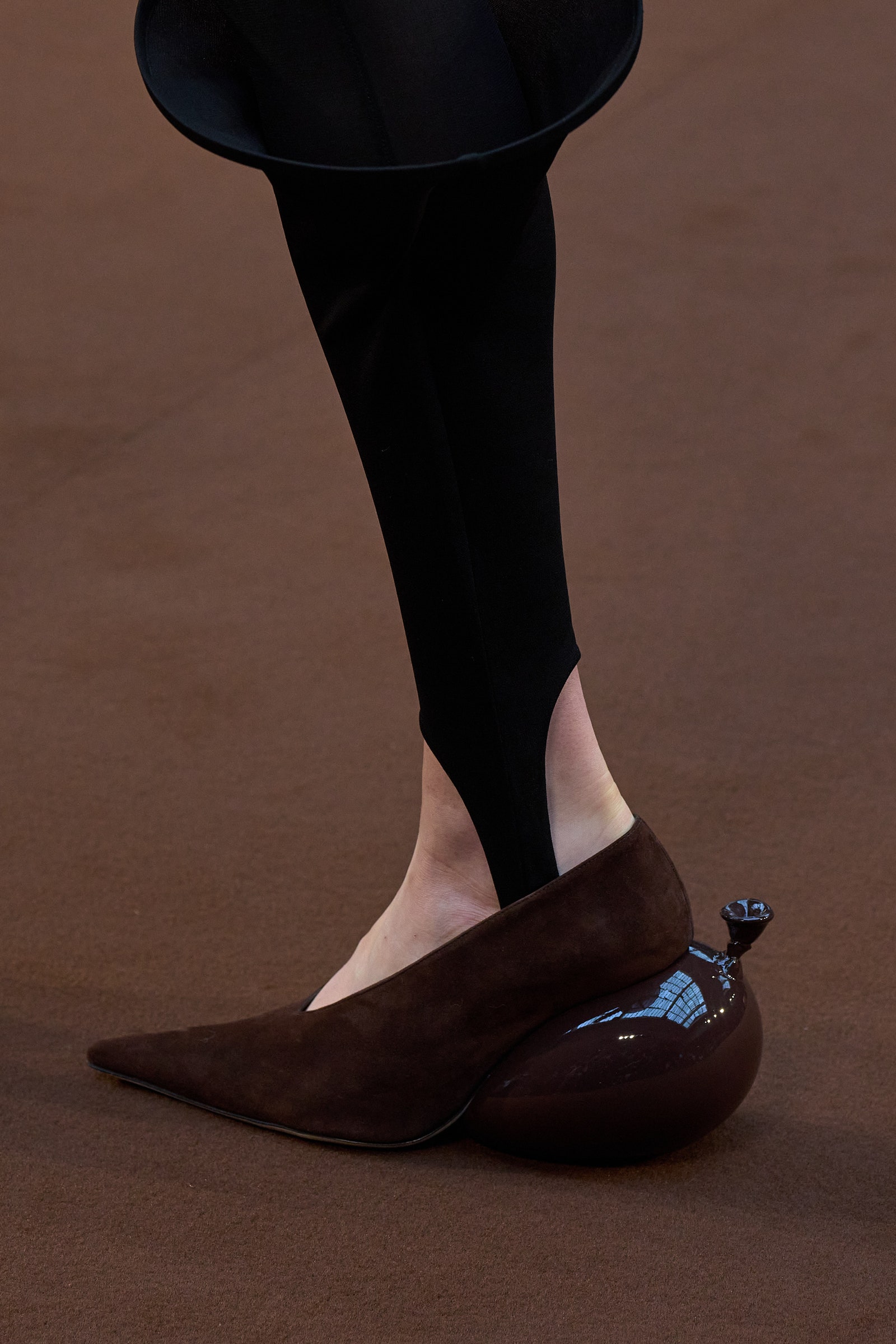 Премия Craft Prize и 50 оттенков Джейми Дорнана: чем запомнится эпоха Джонатана Андерсона в Loewe (фото 22)