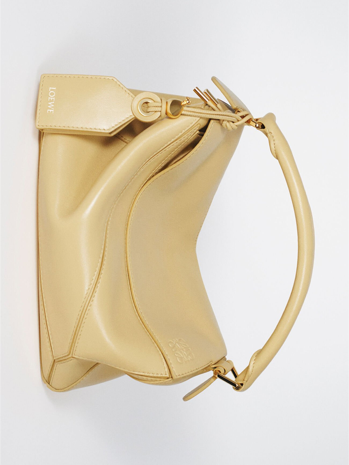 Премия Craft Prize и 50 оттенков Джейми Дорнана: чем запомнится эпоха Джонатана Андерсона в Loewe (фото 24)