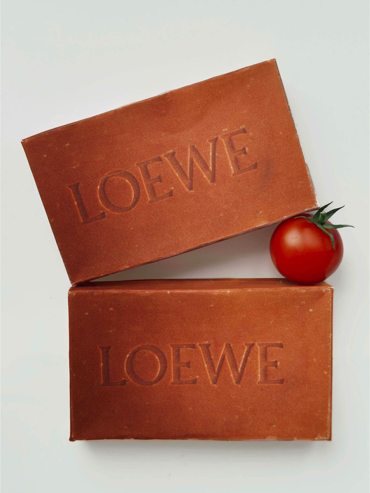 Премия Craft Prize и 50 оттенков Джейми Дорнана: чем запомнится эпоха Джонатана Андерсона в Loewe (фото 36)