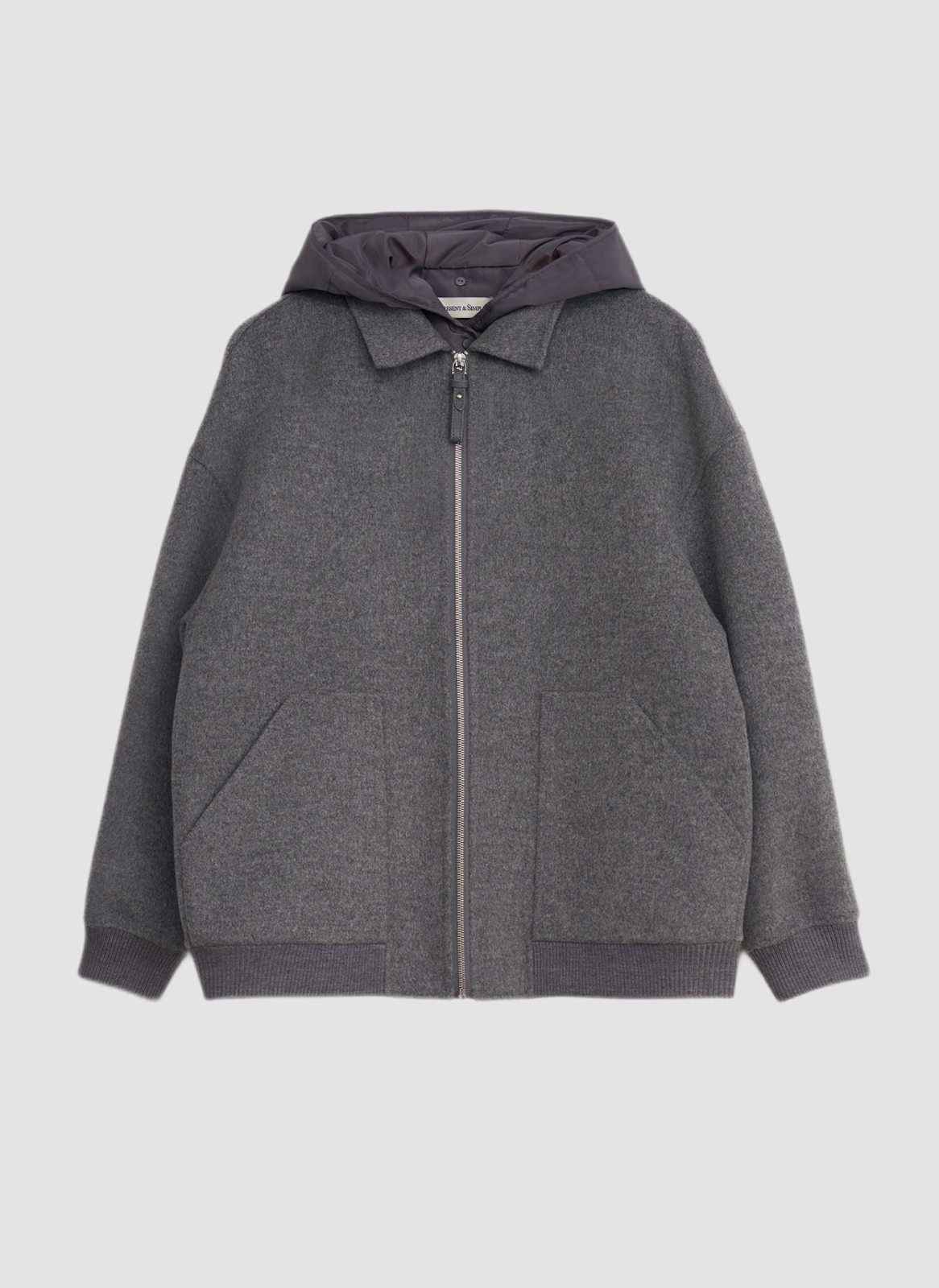 Все, кроме бежевого тренча (ну почти). 20 вариантов верхней одежды на весну — и все от локальных брендов (фото 37)