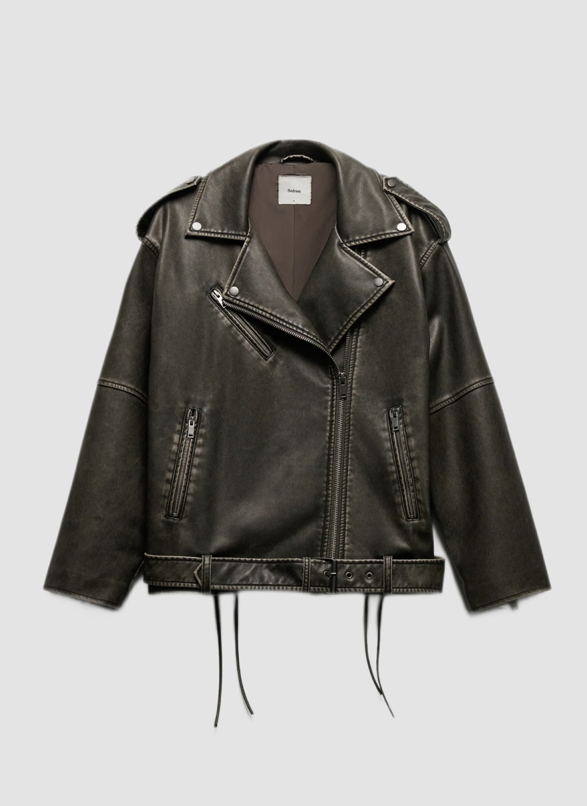 Все, кроме бежевого тренча (ну почти). 20 вариантов верхней одежды на весну — и все от локальных брендов (фото 25)