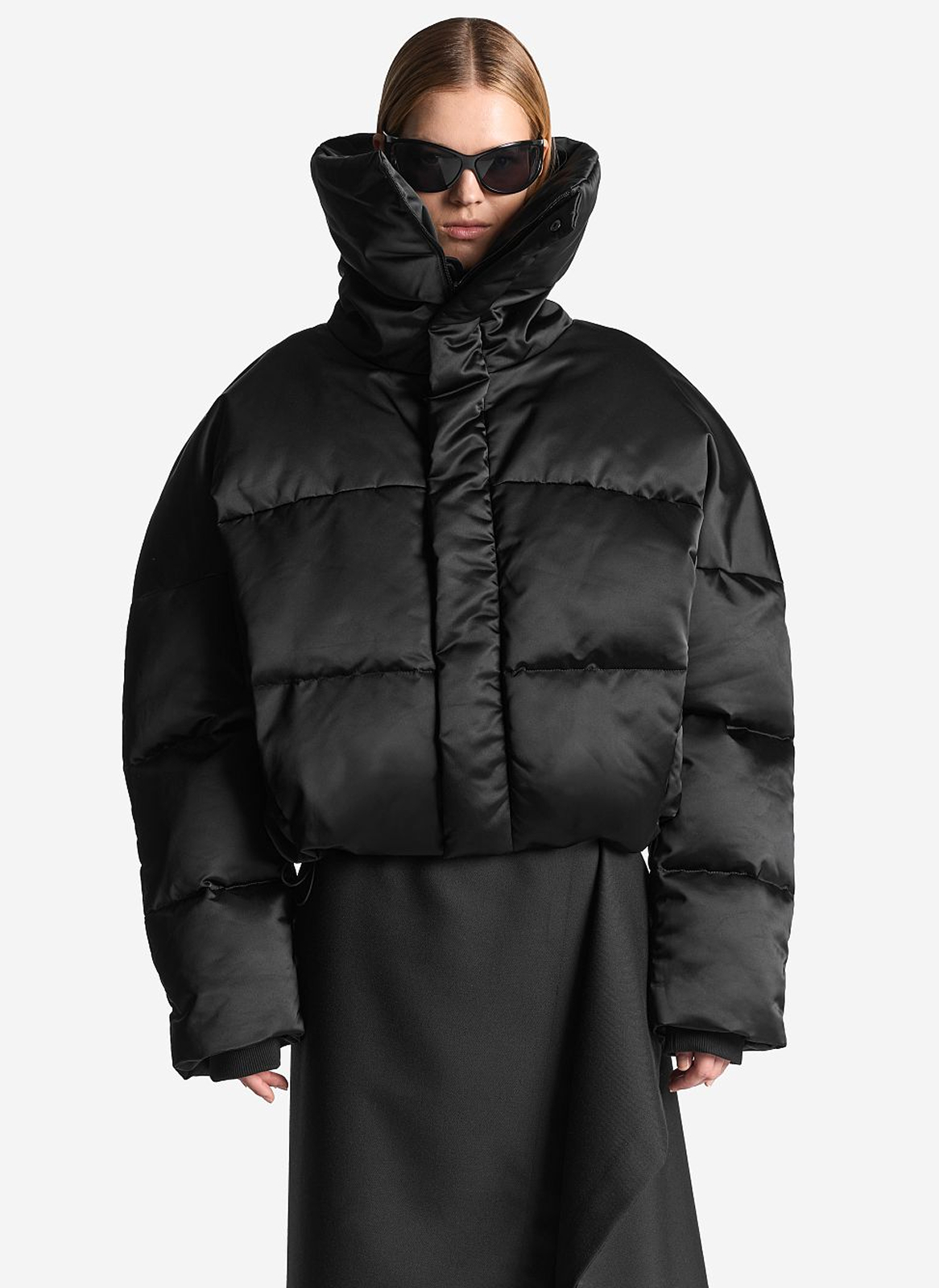 Все, кроме бежевого тренча (ну почти). 20 вариантов верхней одежды на весну — и все от локальных брендов (фото 17)