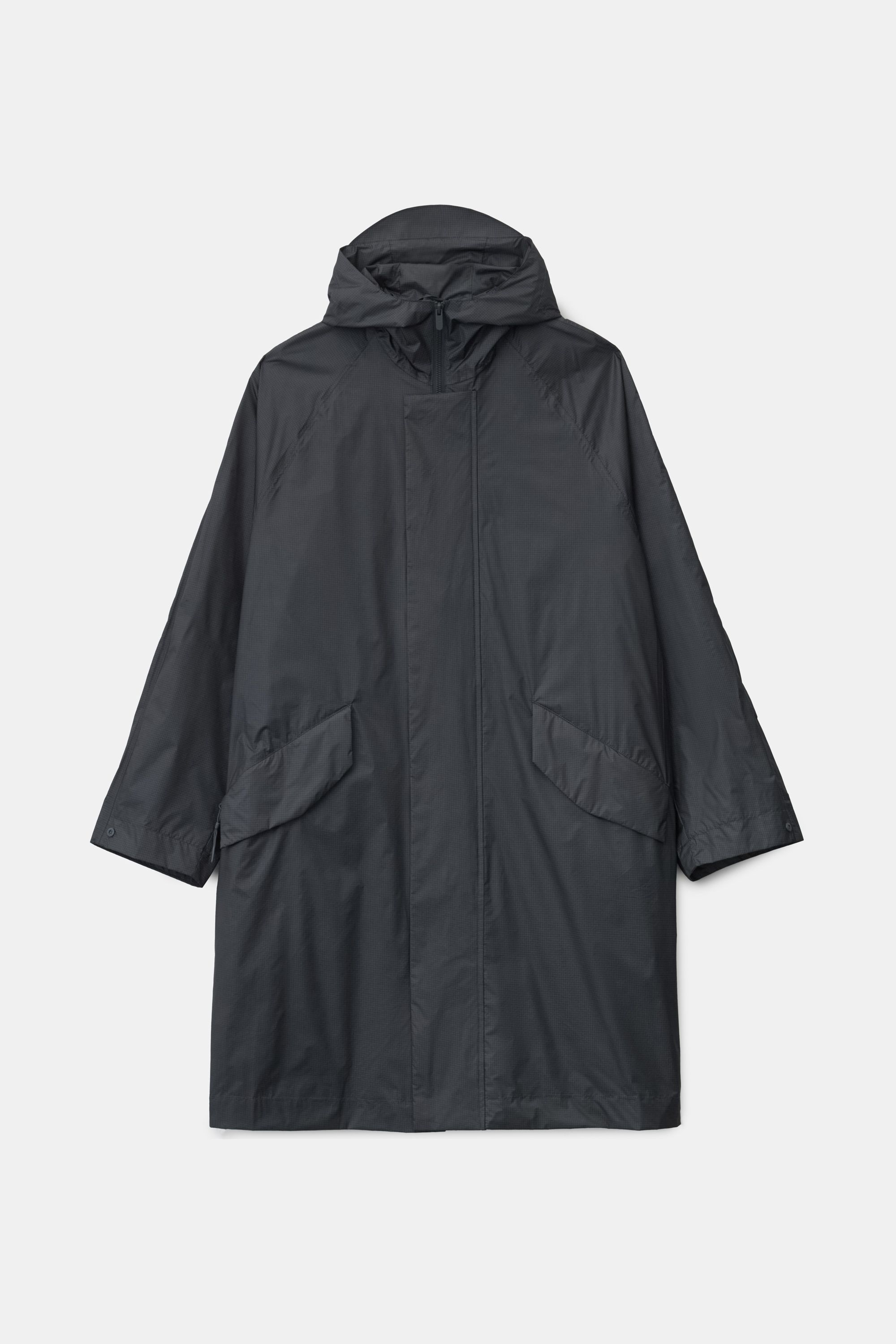 Парка плюс платье: самое модное сочетание сезона весна-лето 2025 (фото 12)