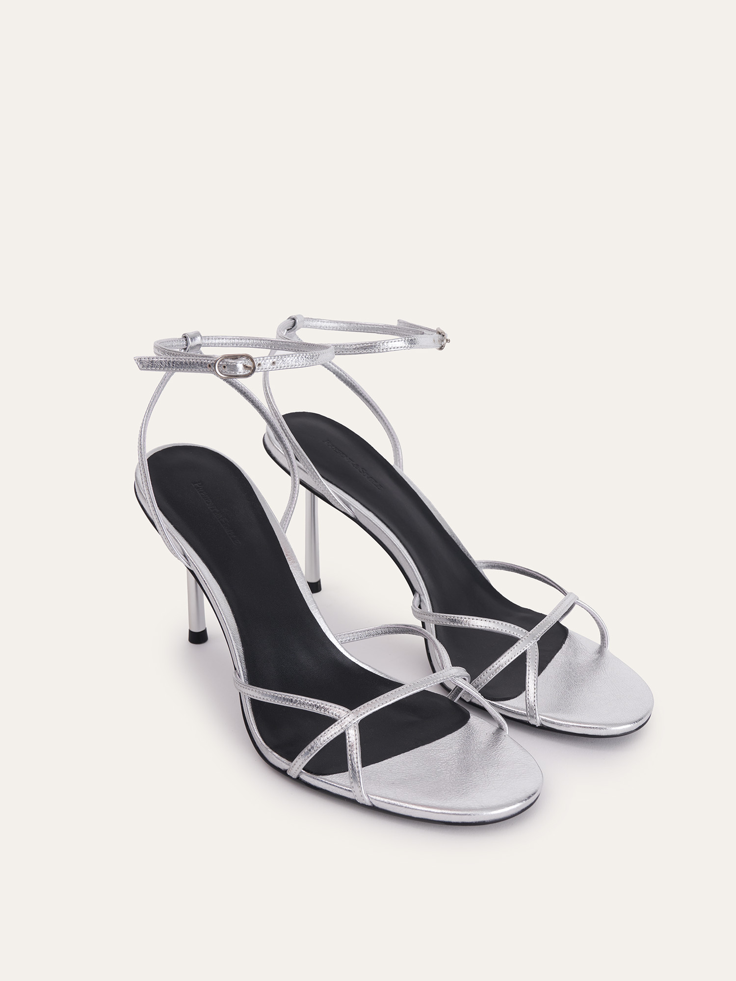 Парка плюс платье: самое модное сочетание сезона весна-лето 2025 (фото 19)