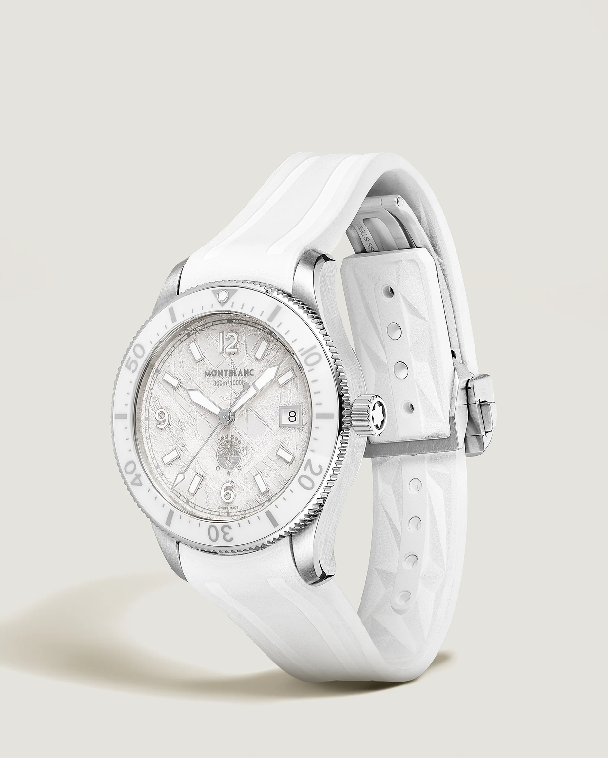 Пастель, гонки и высокие технологии. Чем запомнилась выставка Watches & Wonders 2025 в Женеве (фото 32)