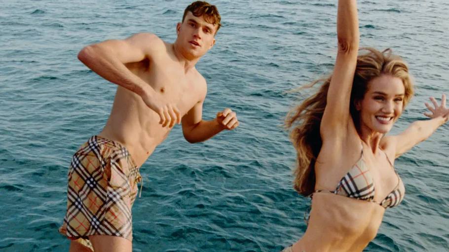 Джек Дрейпер и Роузи Хантингтон-Уайтли снялись в кампании Burberry (фото 4)