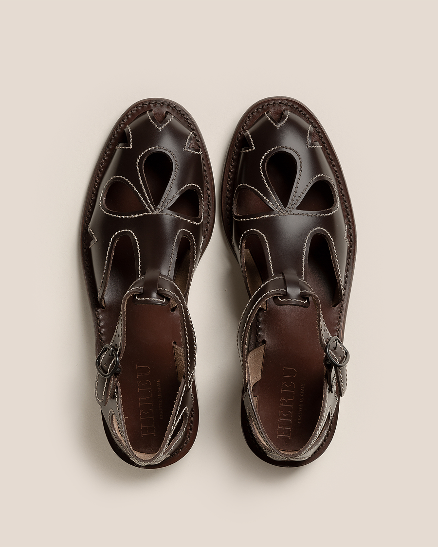 В ЦУМе и ДЛТ появилась обувь испанского бренда Hereu (фото 1)