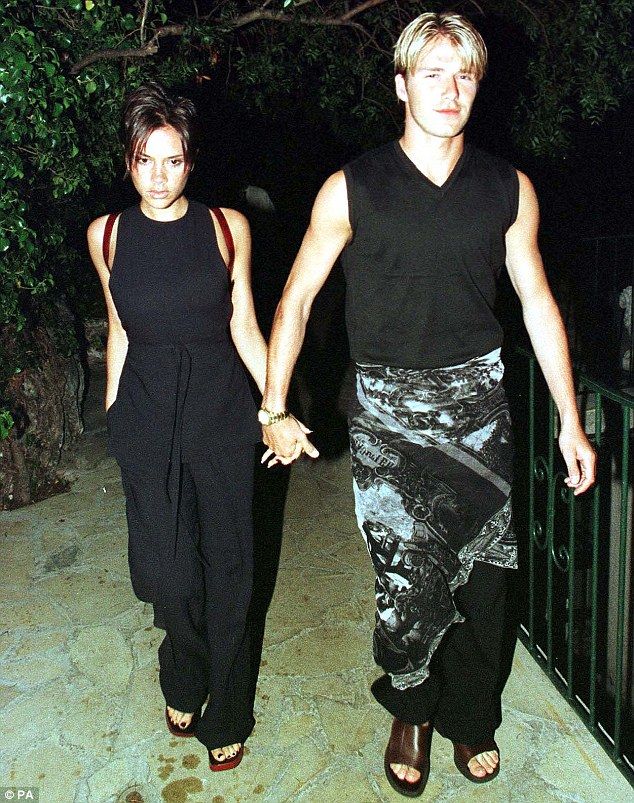 Конические бра и татуированные вещи: знаковые креативные решения Жана-Поля Готье (фото 18)