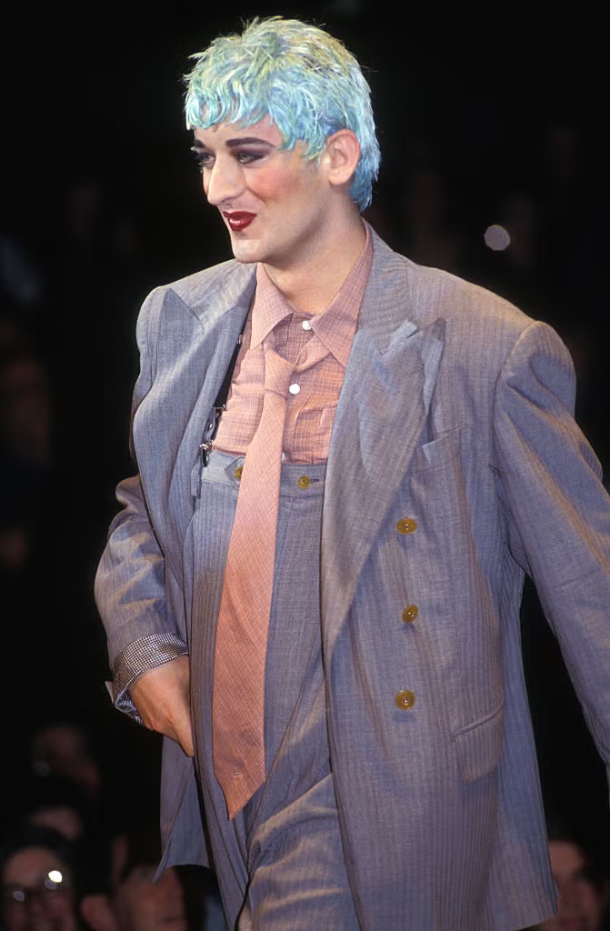 Конические бра и татуированные вещи: знаковые креативные решения Жана-Поля Готье (фото 13)