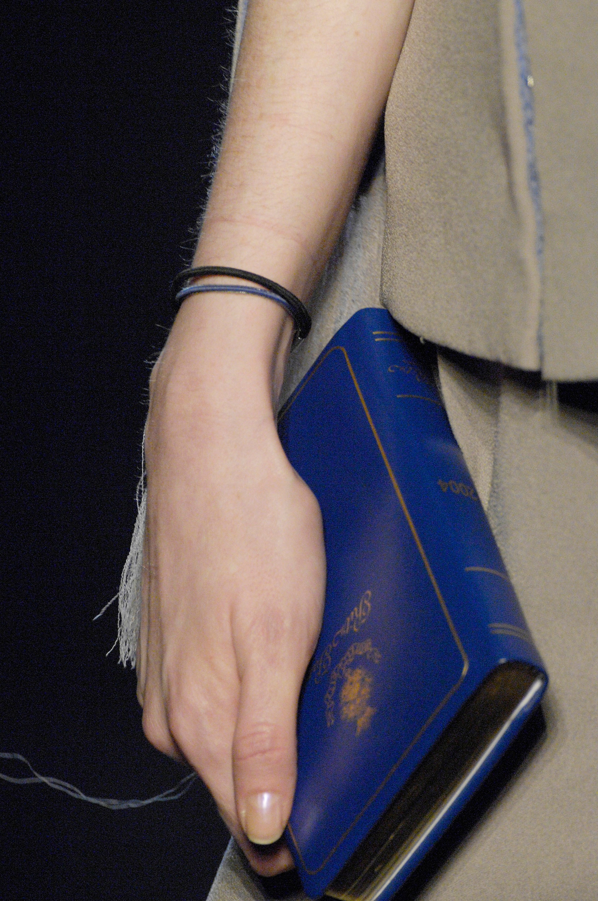 Конические бра и татуированные вещи: знаковые креативные решения Жана-Поля Готье (фото 51)