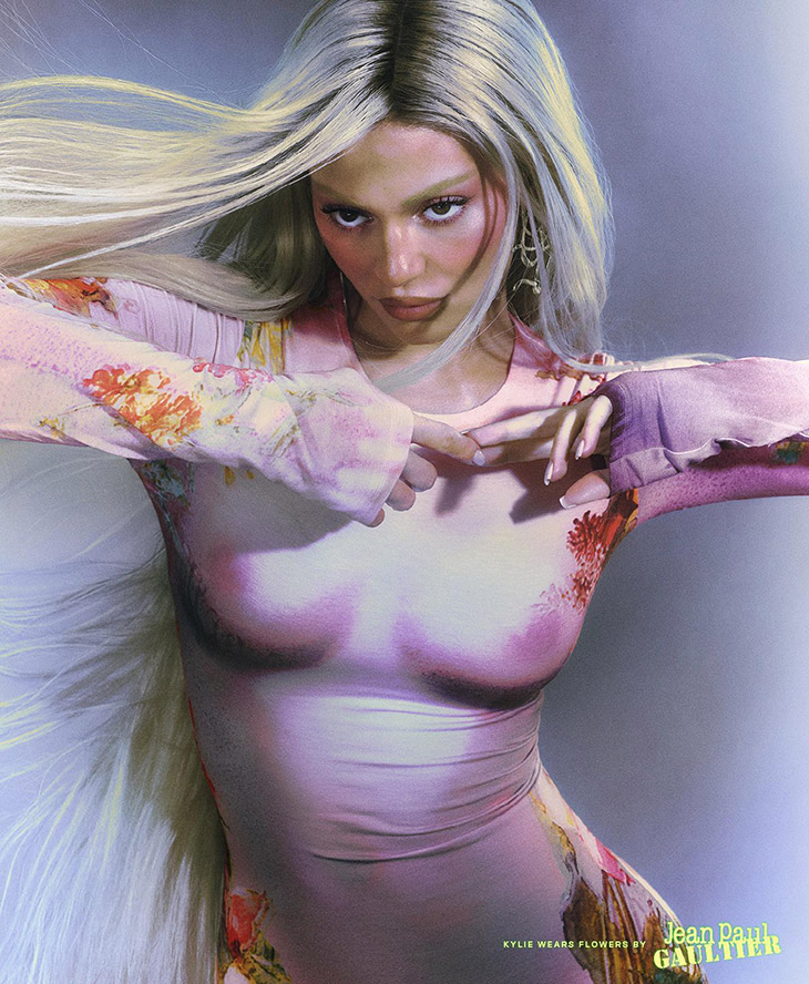 Конические бра и татуированные вещи: знаковые креативные решения Жана-Поля Готье (фото 59)