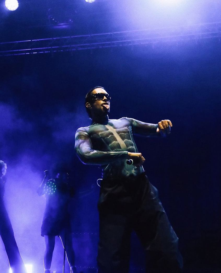 Конические бра и татуированные вещи: знаковые креативные решения Жана-Поля Готье (фото 61)