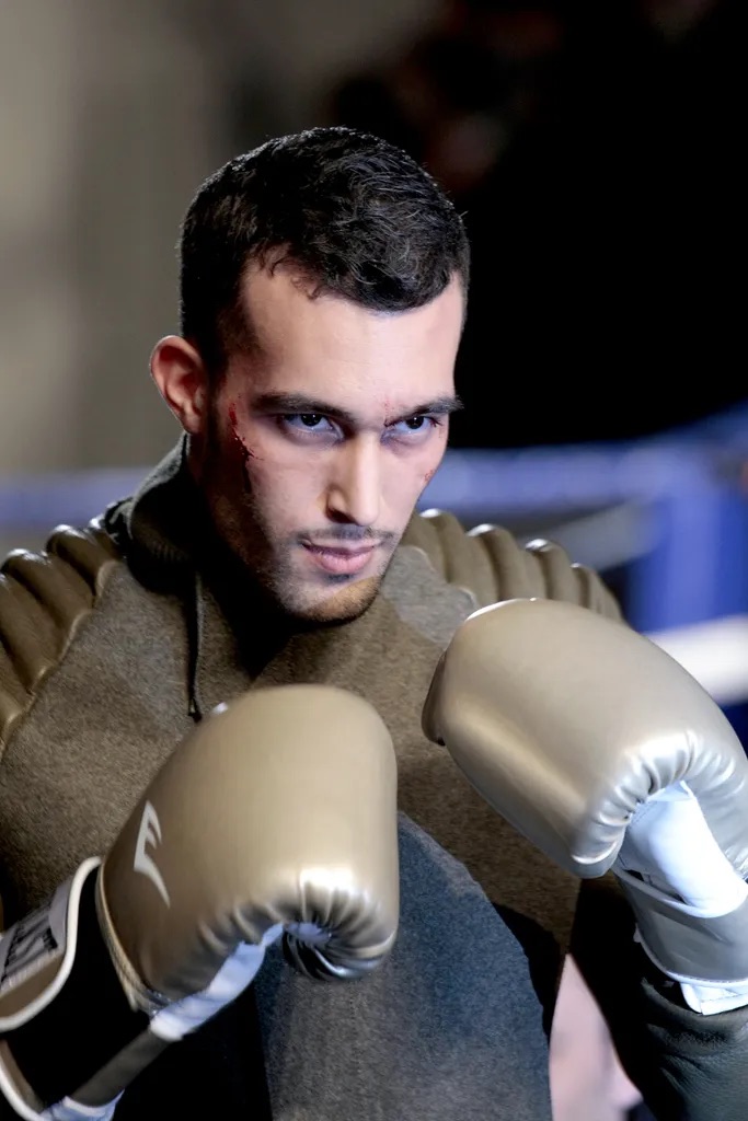 Конические бра и татуированные вещи: знаковые креативные решения Жана-Поля Готье (фото 68)