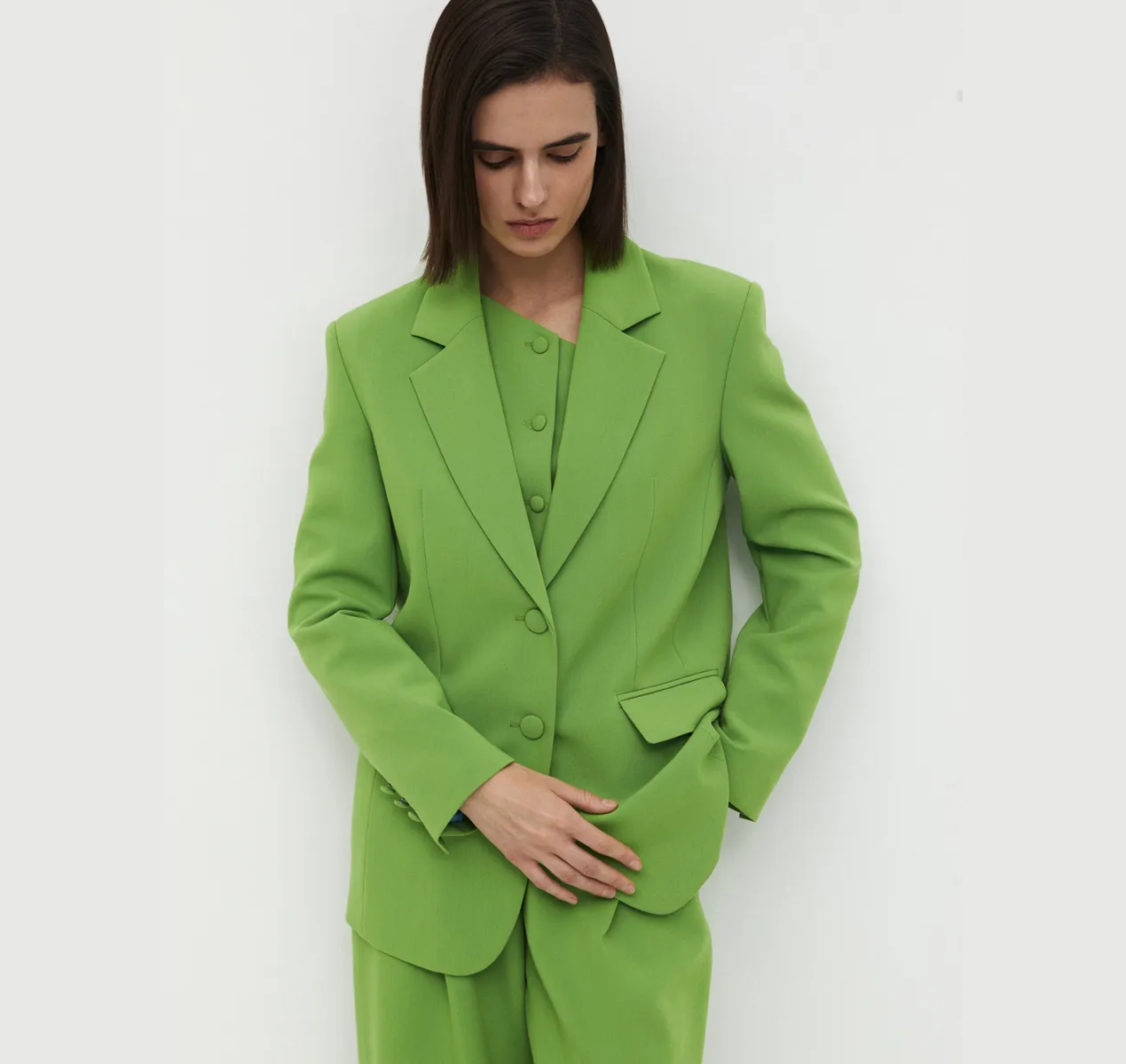 Заряд бодрости: 20 вещей в зеленом цвете — и все от локальных марок (фото 8)