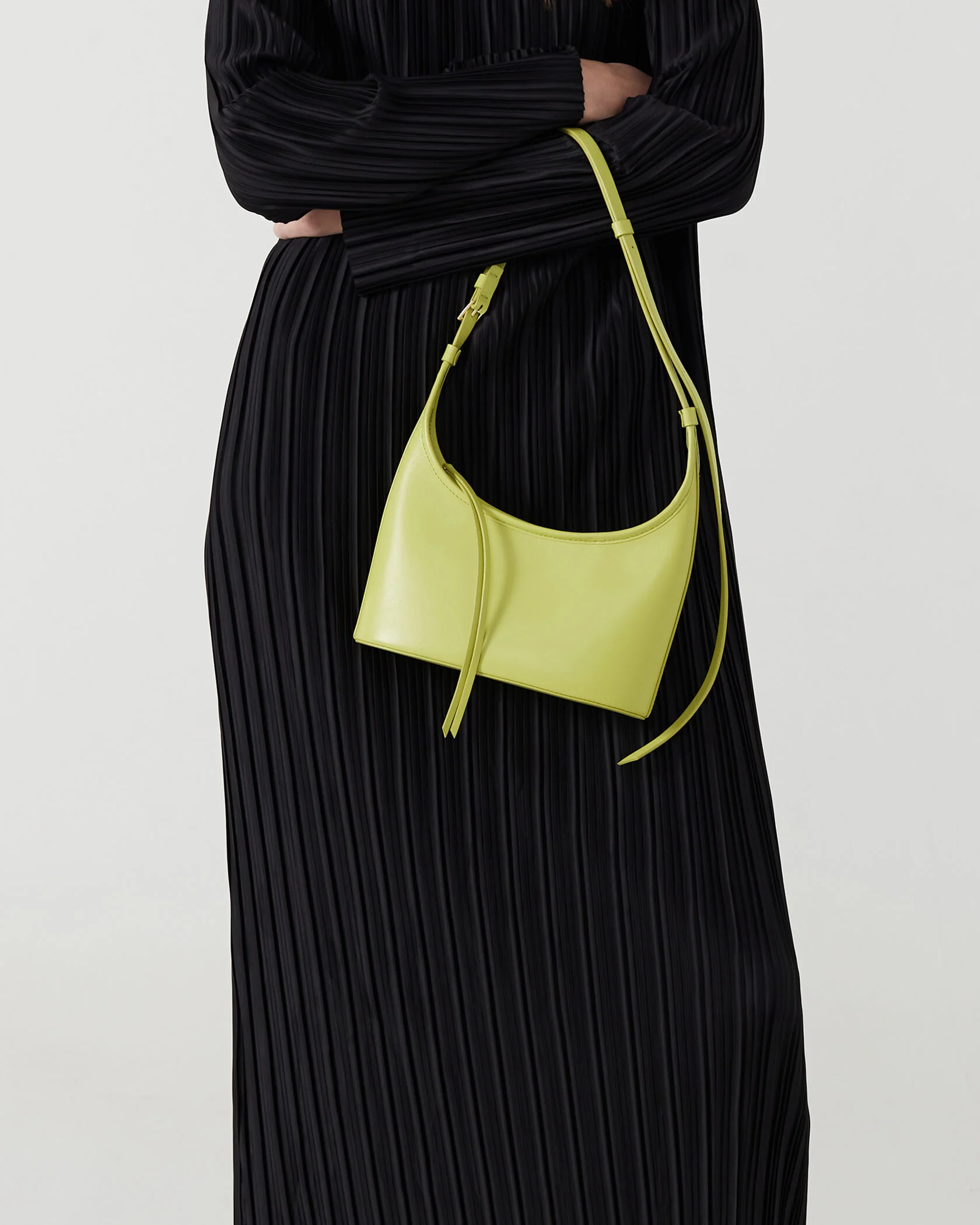 Заряд бодрости: 20 вещей в зеленом цвете — и все от локальных марок (фото 13)