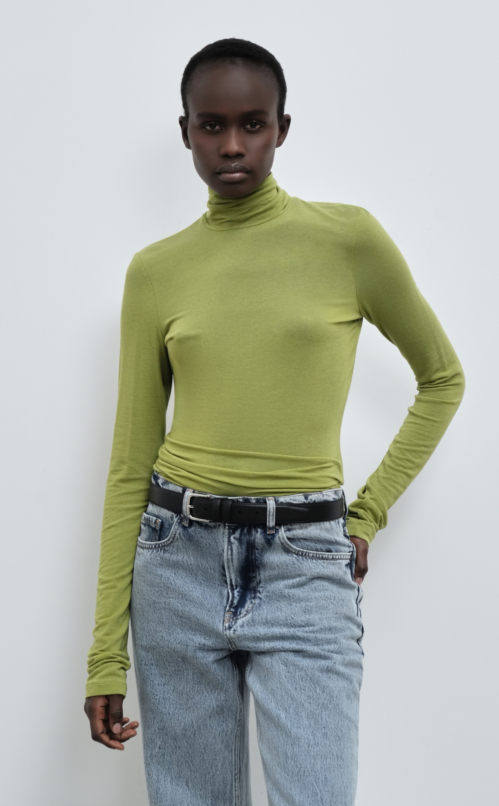 Заряд бодрости: 20 вещей в зеленом цвете — и все от локальных марок (фото 18)