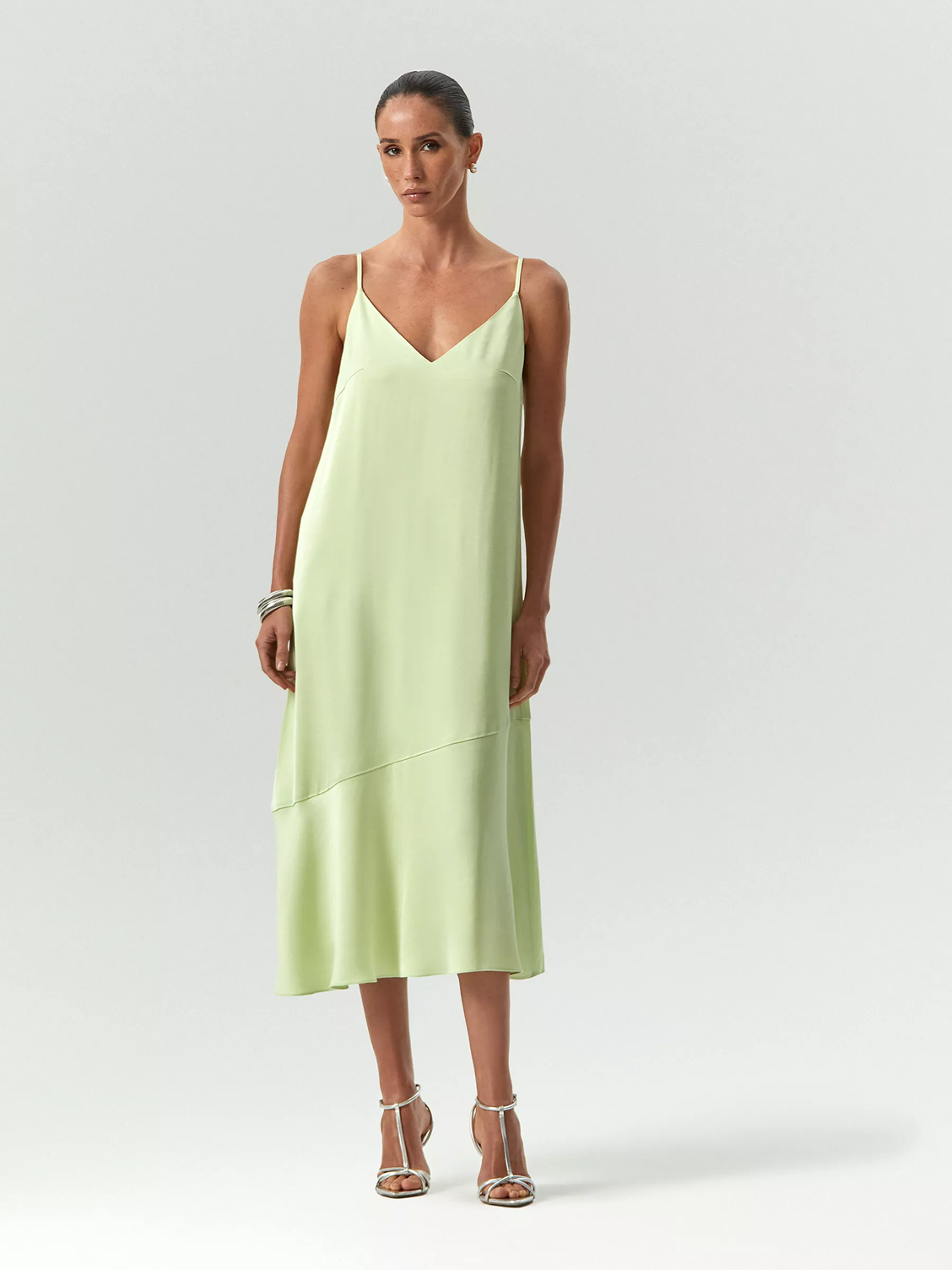 Заряд бодрости: 20 вещей в зеленом цвете — и все от локальных марок (фото 20)