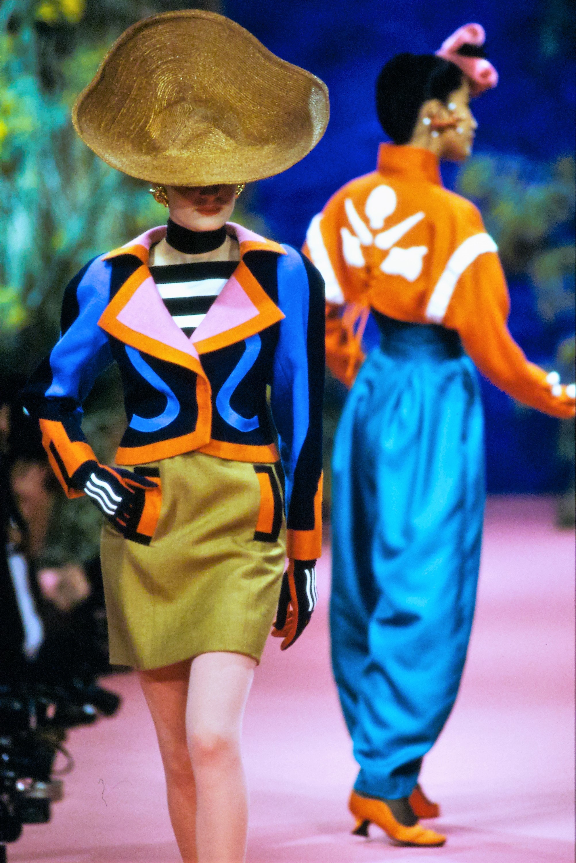 Кристиану Лакруа — 74! Что нужно знать об авторе того самого топа с крестом с обложки американского Vogue (фото 4)