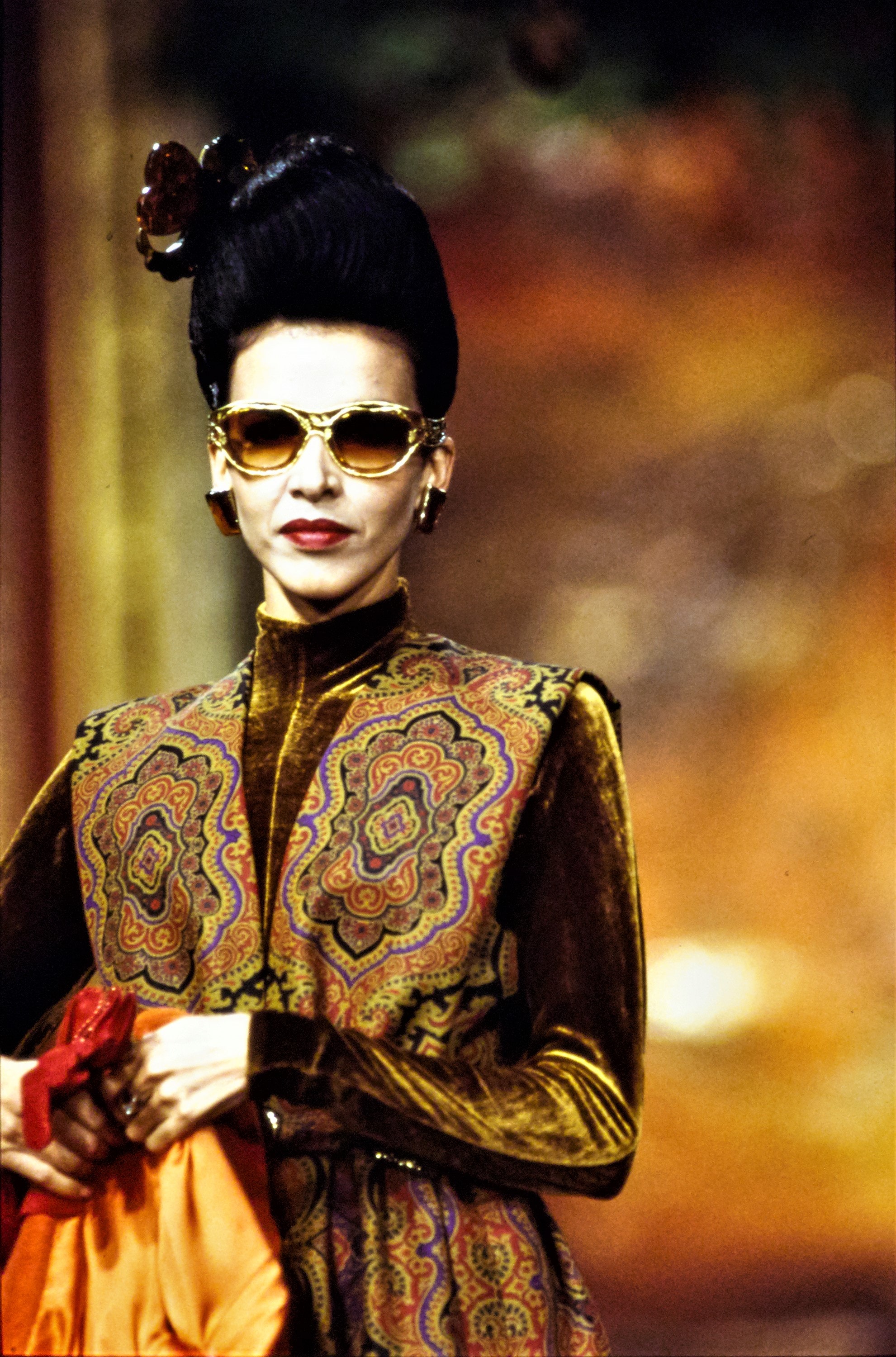 Кристиану Лакруа — 74! Что нужно знать об авторе того самого топа с крестом с обложки американского Vogue (фото 7)