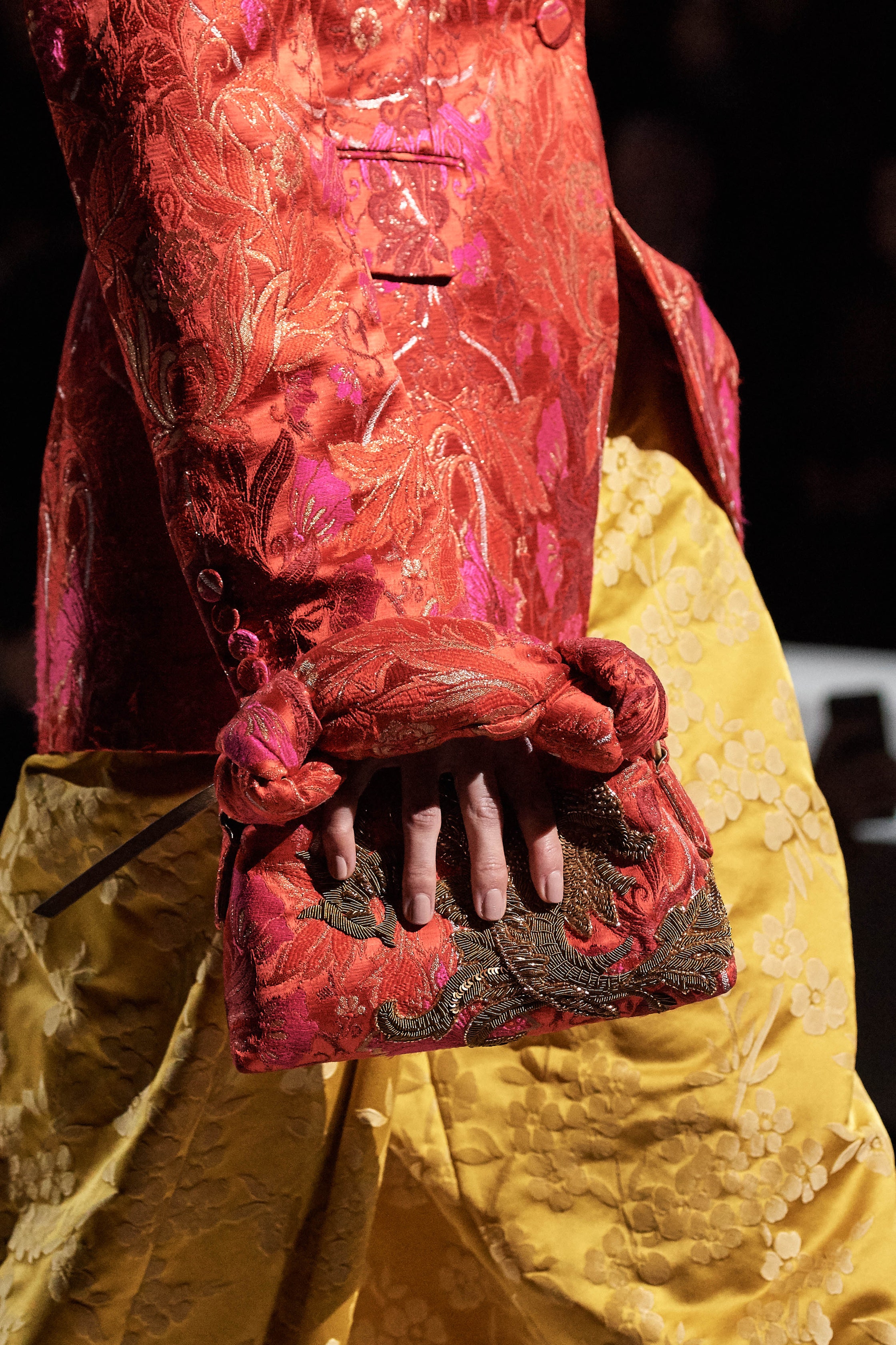 Кристиану Лакруа — 74! Что нужно знать об авторе того самого топа с крестом с обложки американского Vogue (фото 14)