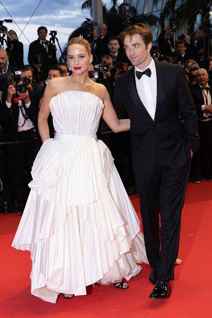 Маргарет Куолли в Chanel и Педро Паскаль в Calvin Klein: лучшие образы Каннского кинофестиваля 2025 (фото 25)