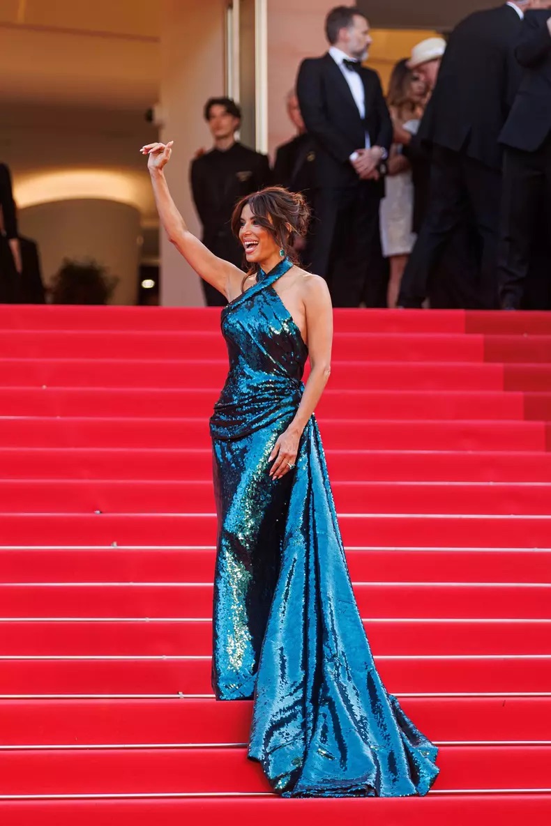 Маргарет Куолли в Chanel и Педро Паскаль в Calvin Klein: лучшие образы Каннского кинофестиваля 2025 (фото 30)