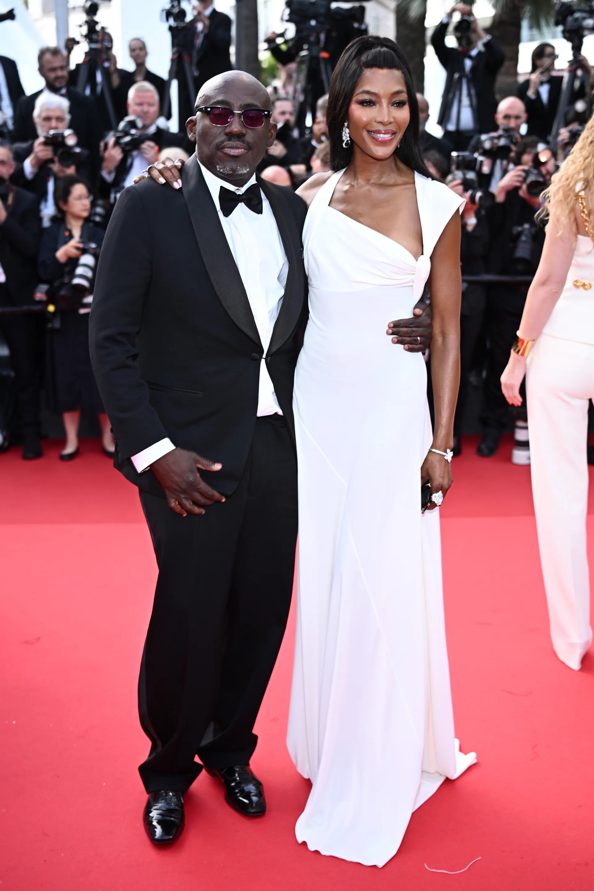 Маргарет Куолли в Chanel и Педро Паскаль в Calvin Klein: лучшие образы Каннского кинофестиваля 2025 (фото 55)