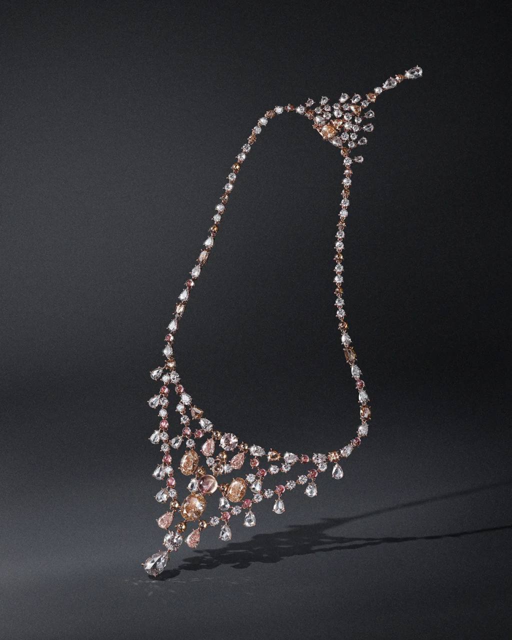 Джемма Чан стала лицом новой коллекции ювелирного искусства Cartier (фото 6)