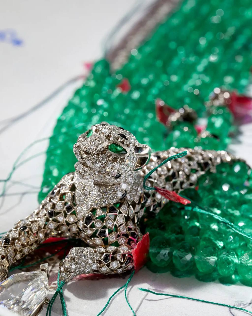 Джемма Чан стала лицом новой коллекции ювелирного искусства Cartier (фото 7)