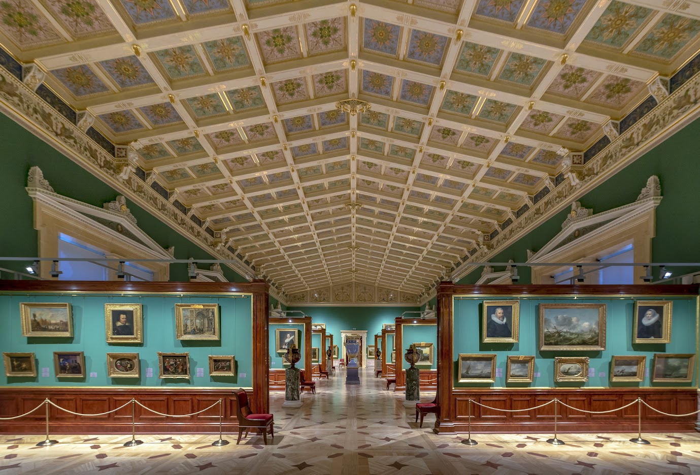 Сергей Минаев, Евгений Чебатков и Клава Кока представят цифровые маршруты по Эрмитажу (фото 1)