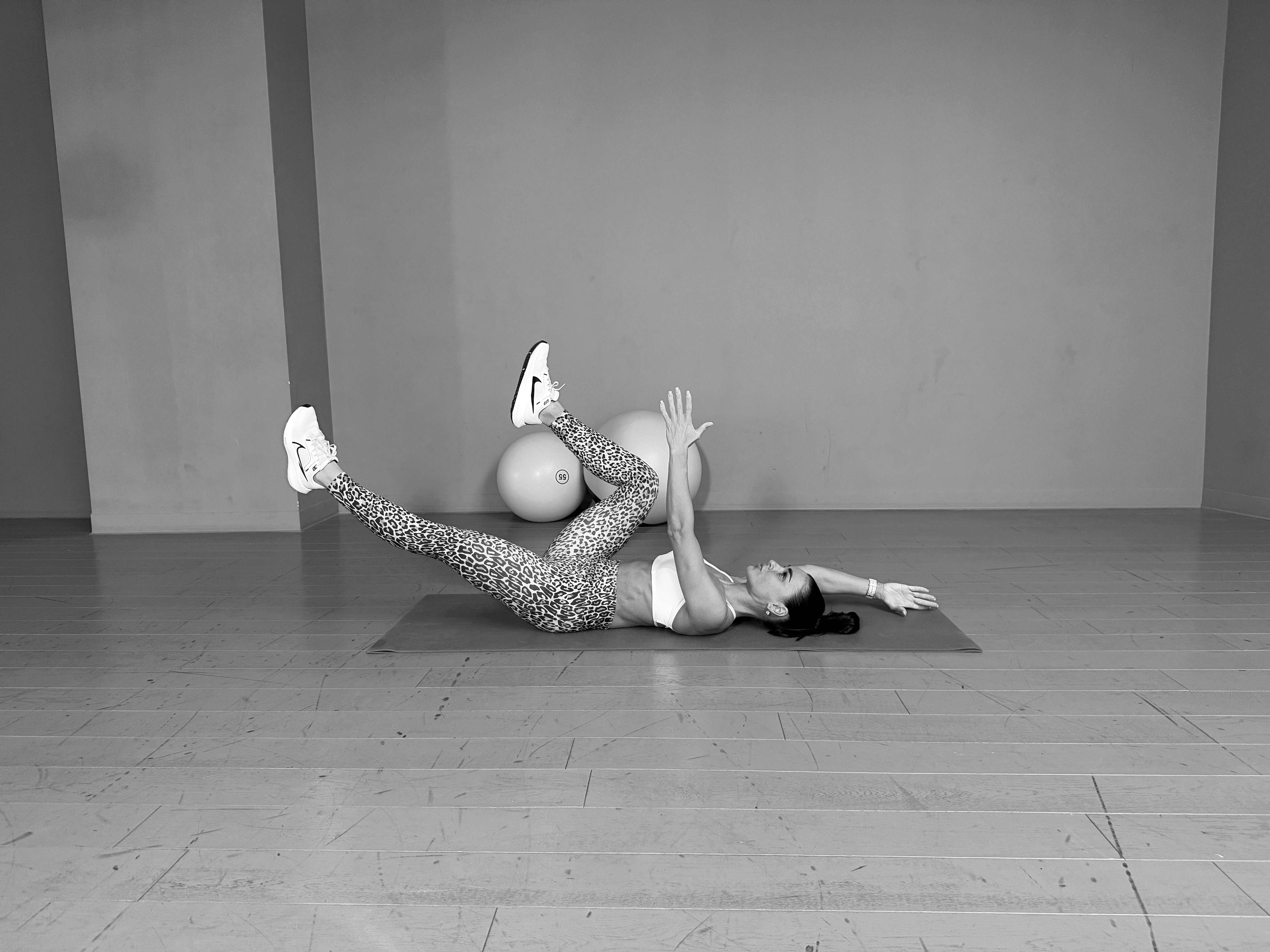 Какие упражнения сделают живот плоским? Показывает тренер (фото 4)