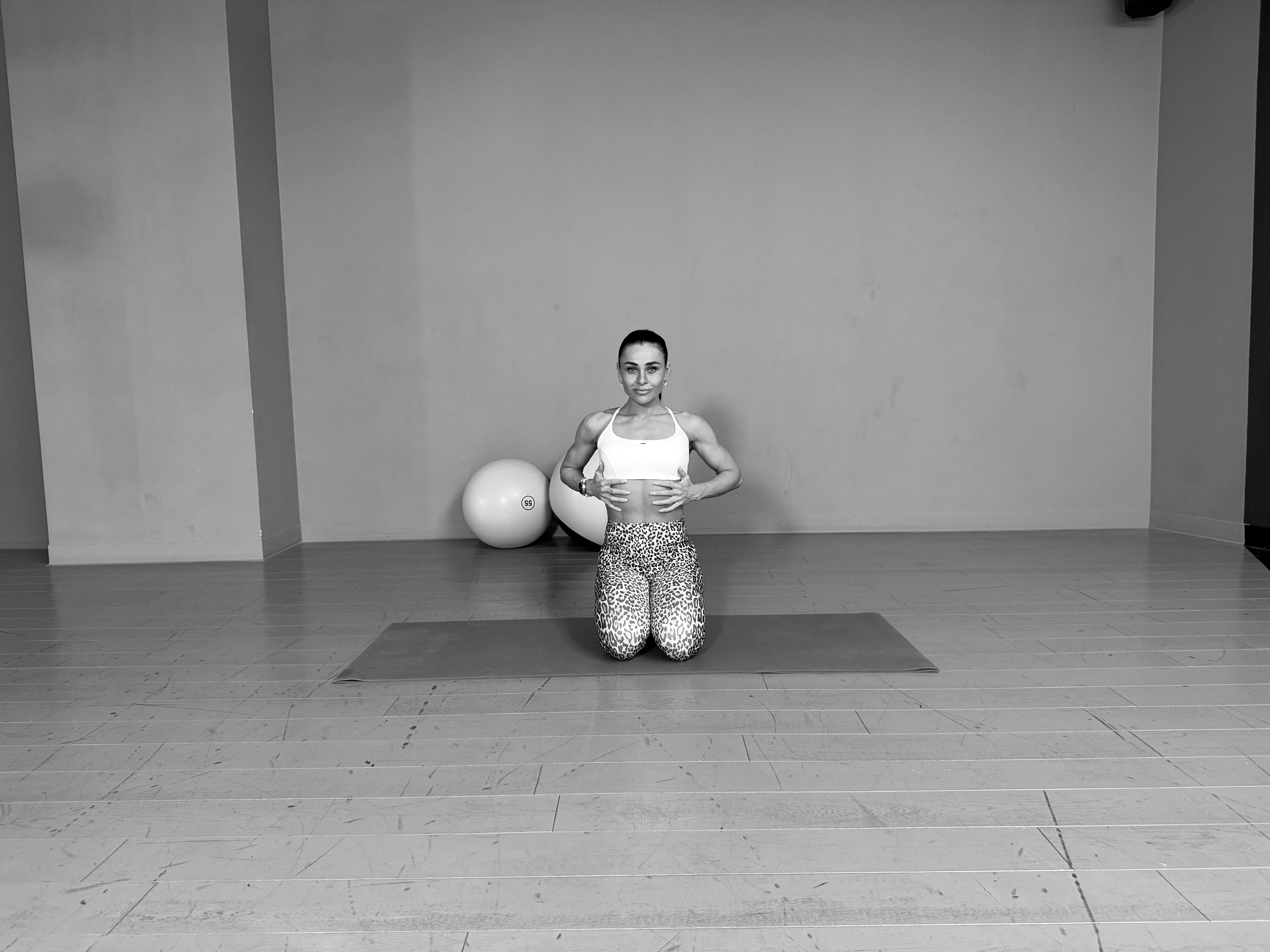 Какие упражнения сделают живот плоским? Показывает тренер (фото 3)