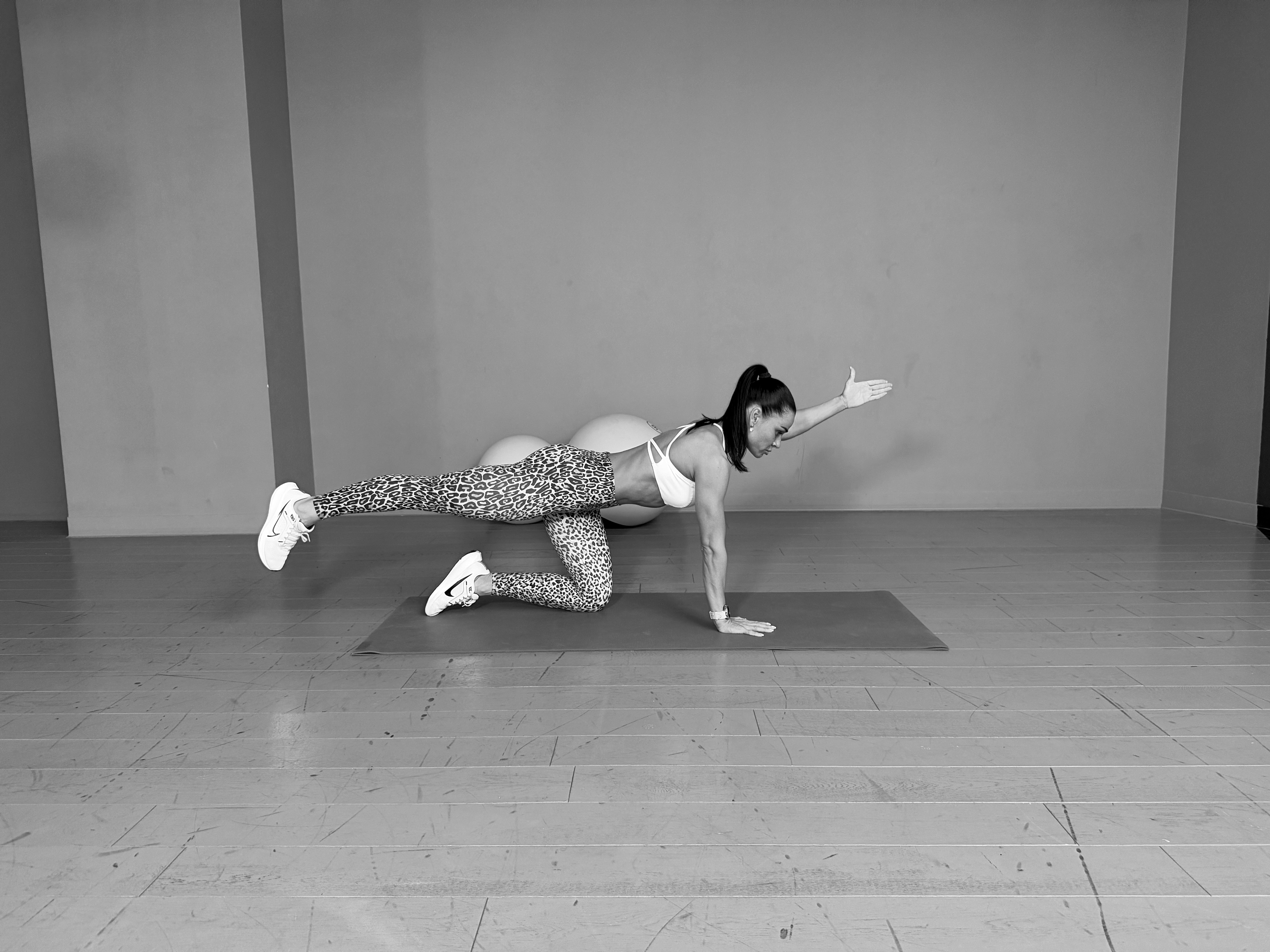 Какие упражнения сделают живот плоским? Показывает тренер (фото 6)