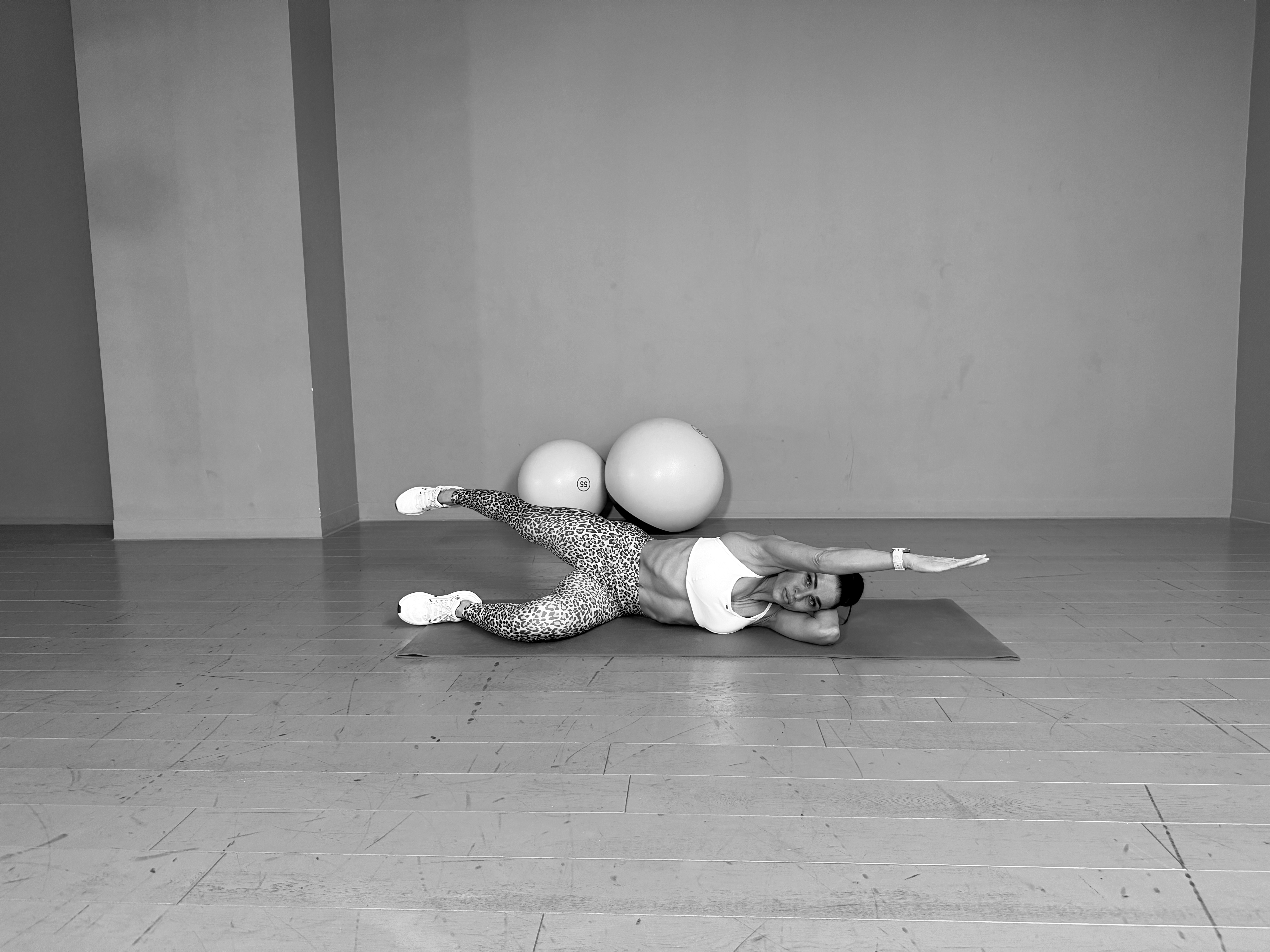 Какие упражнения сделают живот плоским? Показывает тренер (фото 5)