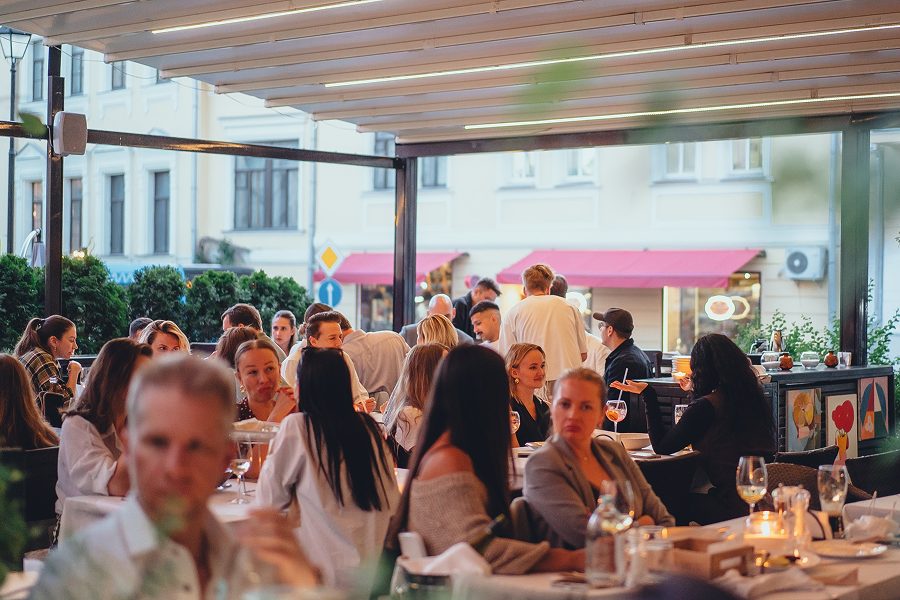 В ресторане Beer&Brut запустили утренние вечеринки (фото 1)