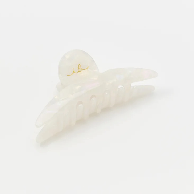 Полароид Fujifilm, уютный плед и резиновые сапоги в нежном фиалковом: что взять с собой на дачу. Выбор BURO. (фото 25)