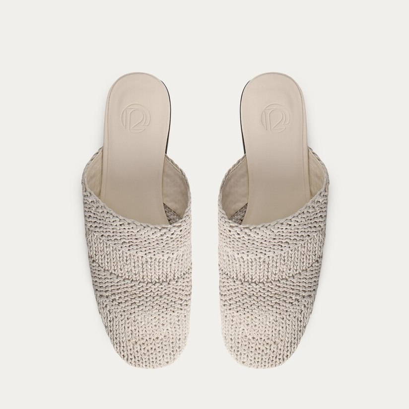 Полароид Fujifilm, уютный плед и резиновые сапоги в нежном фиалковом: что взять с собой на дачу. Выбор BURO. (фото 8)