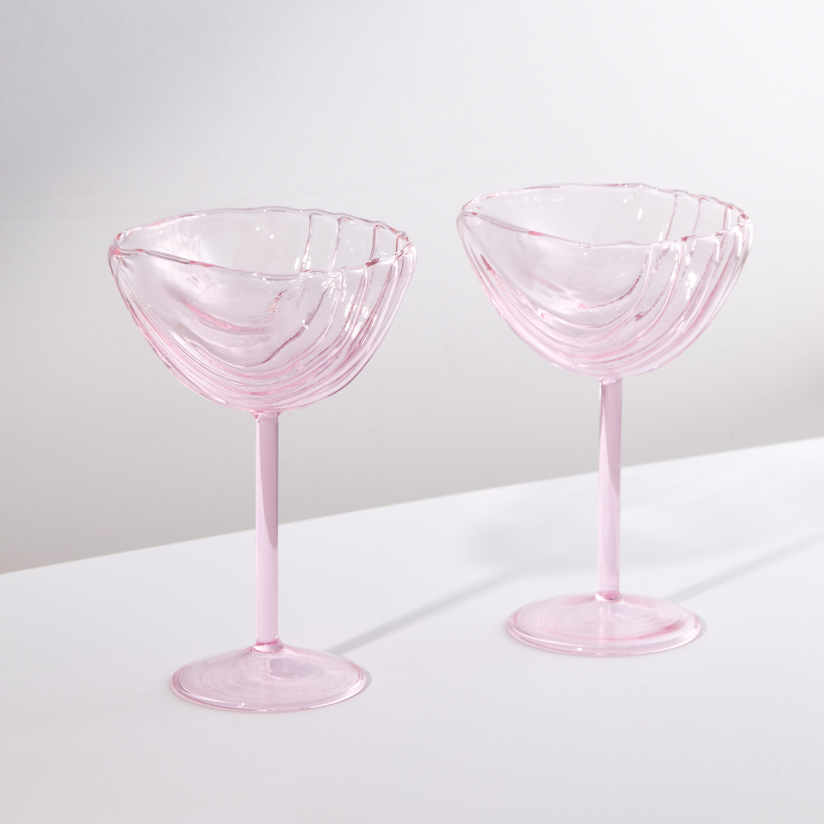 Полароид Fujifilm, уютный плед и резиновые сапоги в нежном фиалковом: что взять с собой на дачу. Выбор BURO. (фото 49)