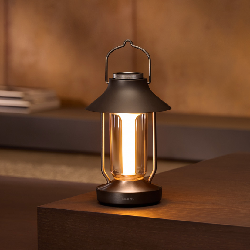 Полароид Fujifilm, уютный плед и резиновые сапоги в нежном фиалковом: что взять с собой на дачу. Выбор BURO. (фото 6)