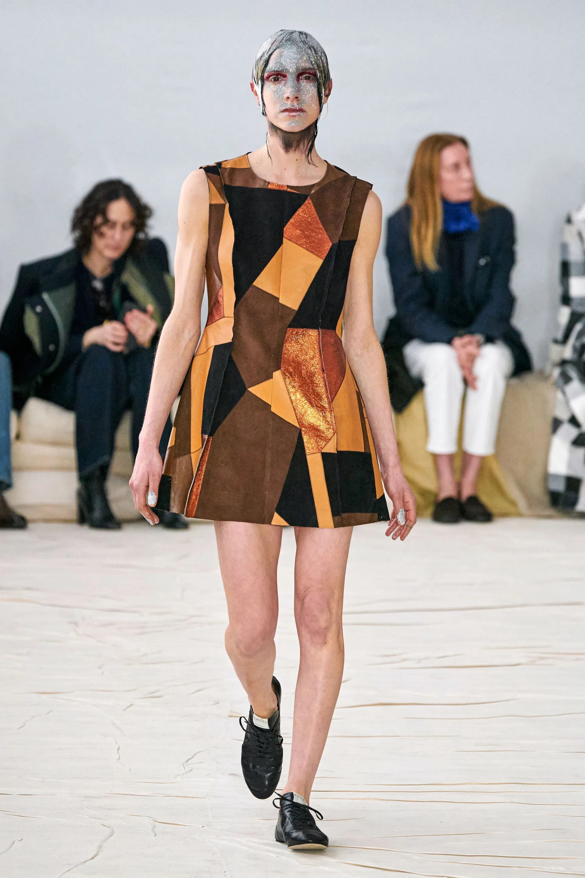 Ирония, швы наружу и право быть собой: 10 причин, по которым любили Франческо Риссо в Marni (фото 27)