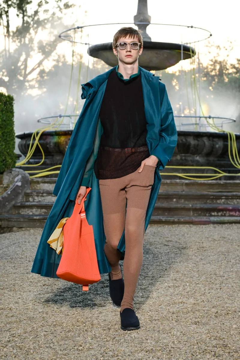 Issey Miyake показал летнюю коллекцию мужской линии Homme Plissé (фото 5)