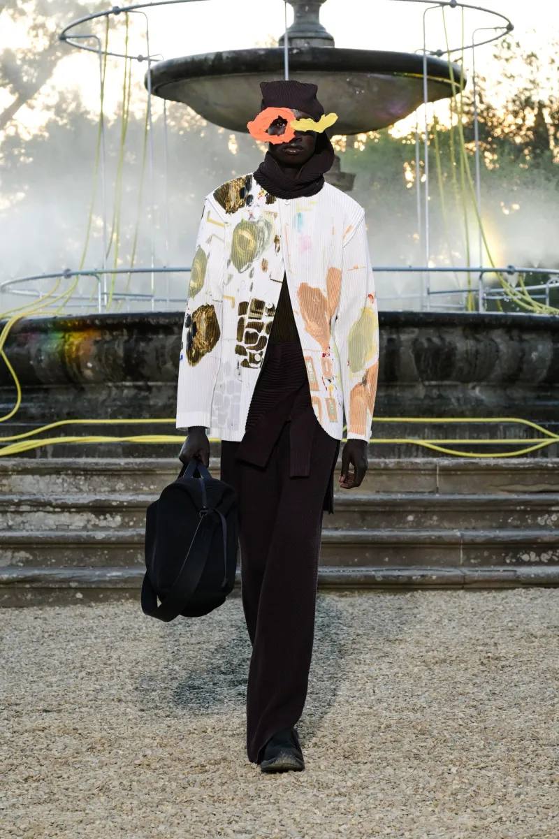 Issey Miyake показал летнюю коллекцию мужской линии Homme Plissé (фото 4)