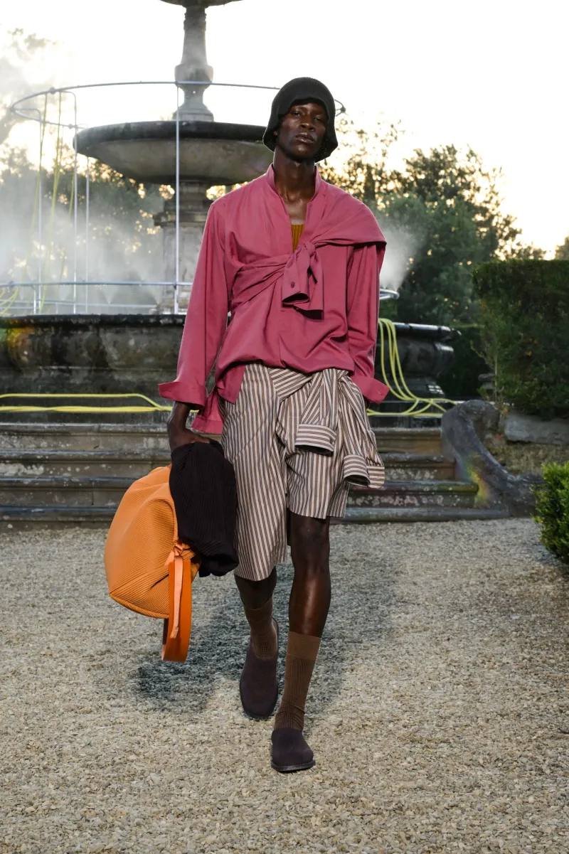 Issey Miyake показал летнюю коллекцию мужской линии Homme Plissé (фото 1)