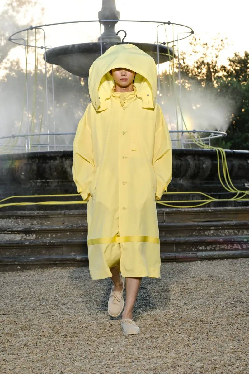 Issey Miyake показал летнюю коллекцию мужской линии Homme Plissé (фото 3)